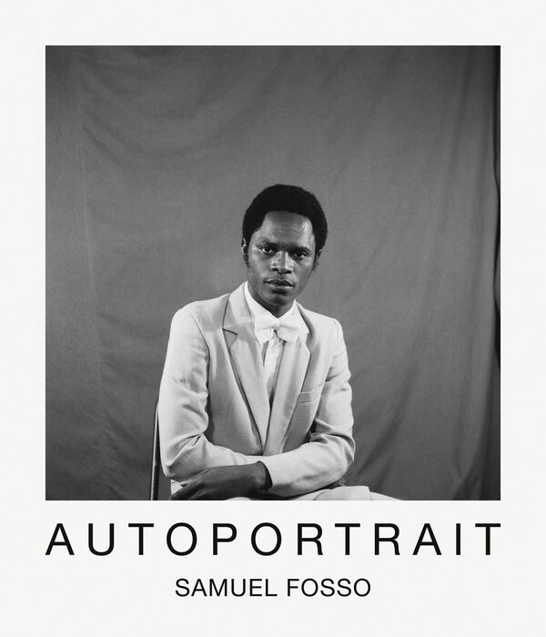 Samuel Fosso – Autoportrait